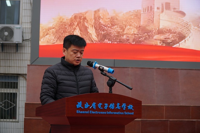 团委书记张伟东讲话.JPG