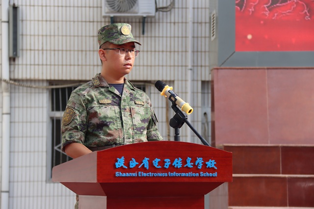 1755759548692183.jpg 常明鑫代表全体教官发言.jpg